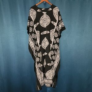 Black and White Printed Maxi Dress - Relaxed Kaftan Style